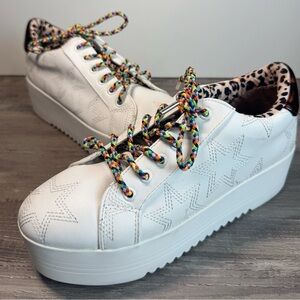 Betsey Johnson Groove Star White Platform Sneakers with Multicolor Laces size 9
